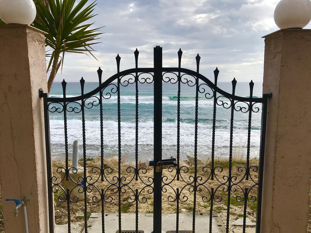 Holiday Home Sea Front Λουτρά Ελευθερών Εξωτερικό φωτογραφία